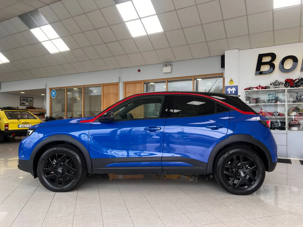 2025 EV AUTO Twin Tone Next To New Top Spec - Image 3