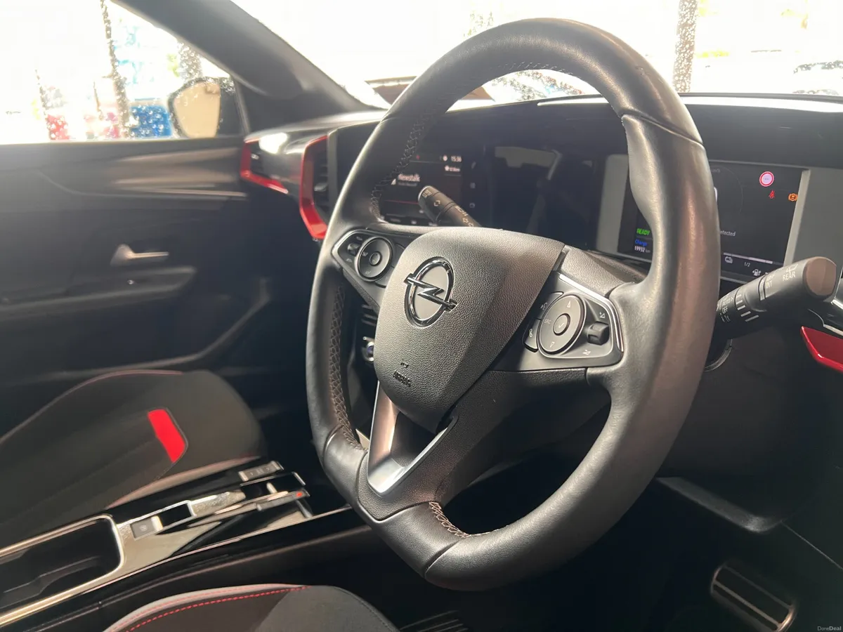 2025 EV AUTO Twin Tone Next To New Top Spec - Image 5