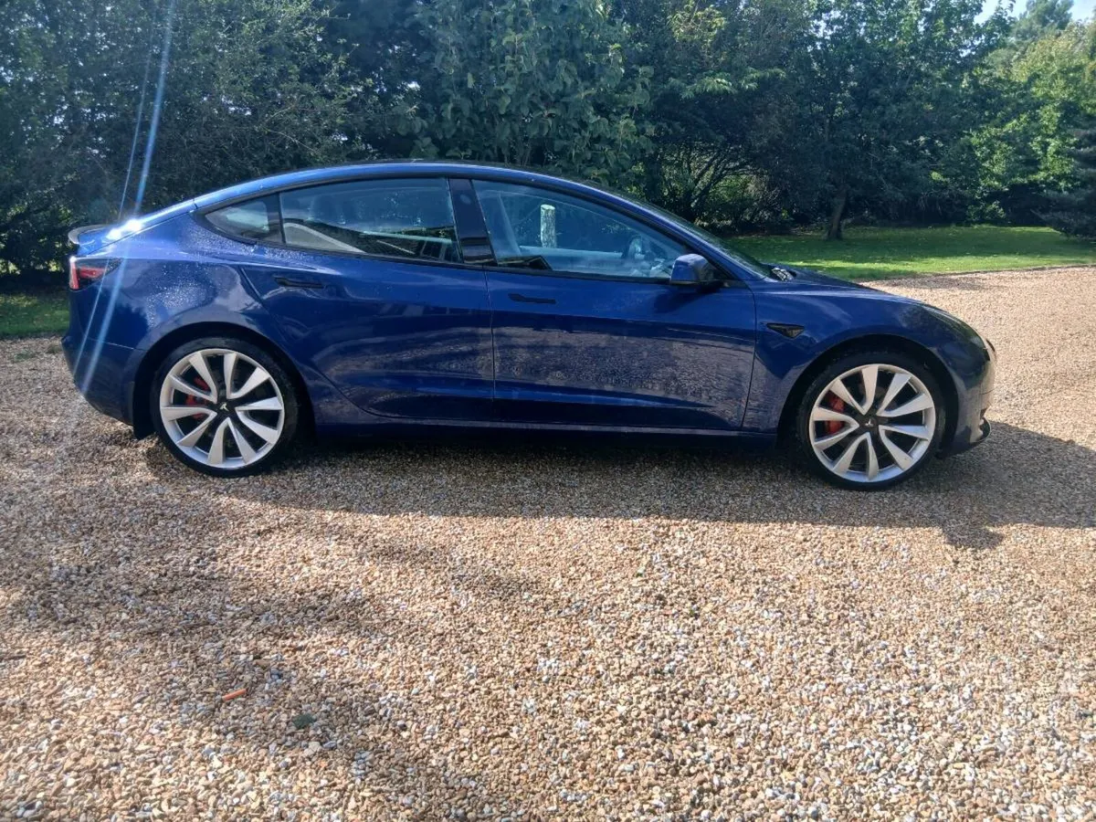 2022 Tesla Model 3 SR RWD - Image 1