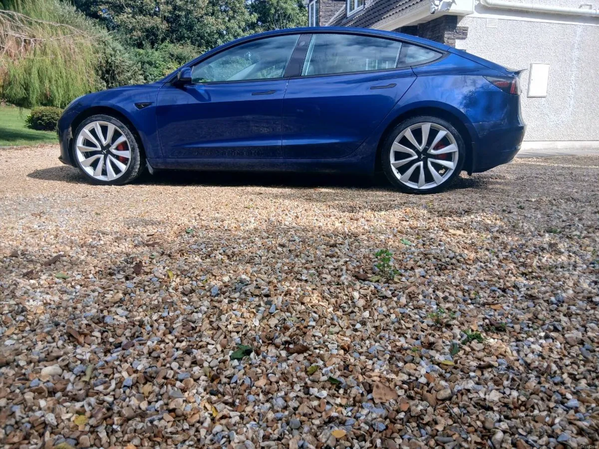 2022 Tesla Model 3 SR RWD - Image 5