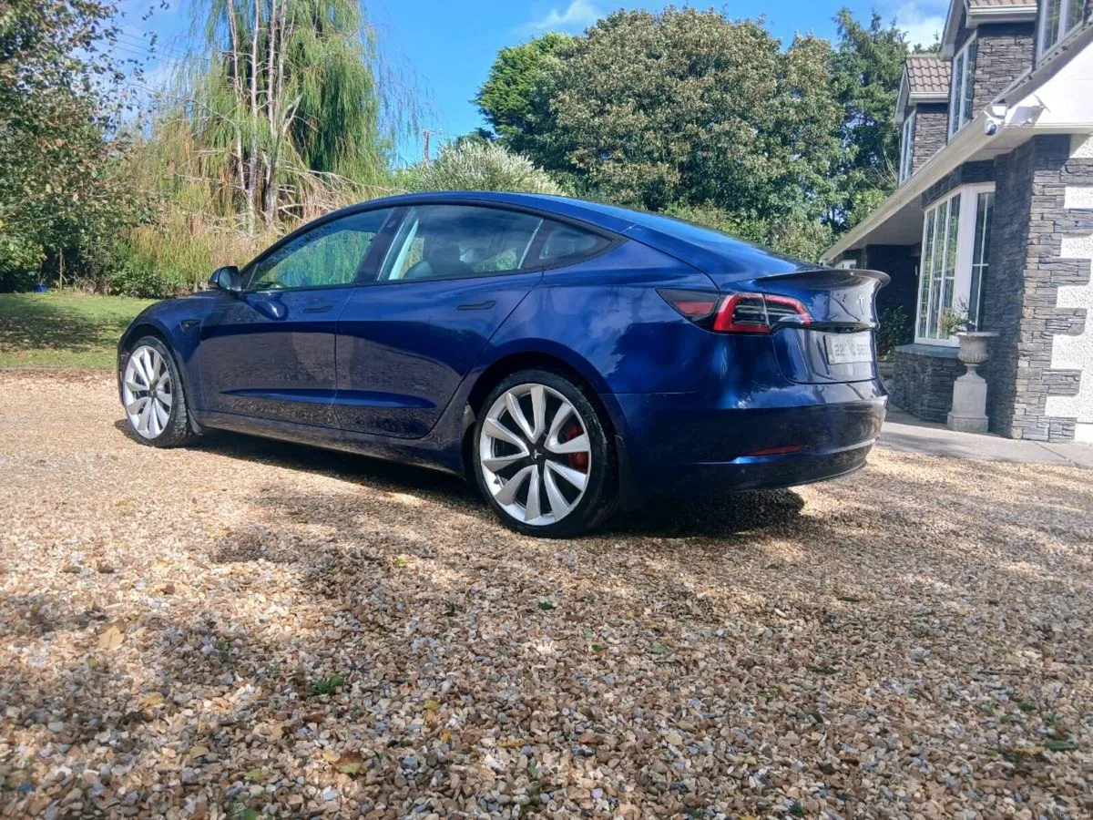 2022 Tesla Model 3 SR RWD - Image 3