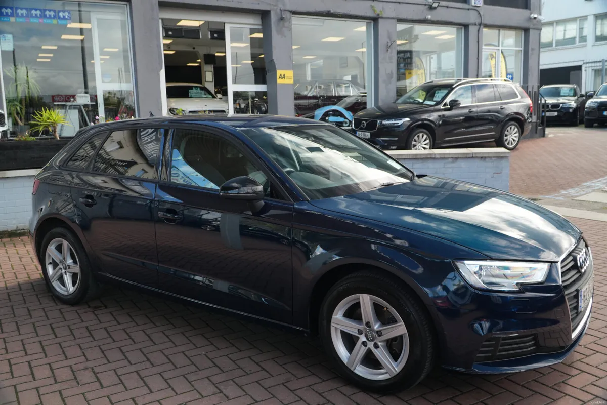 Audi A3 2016 - Image 2