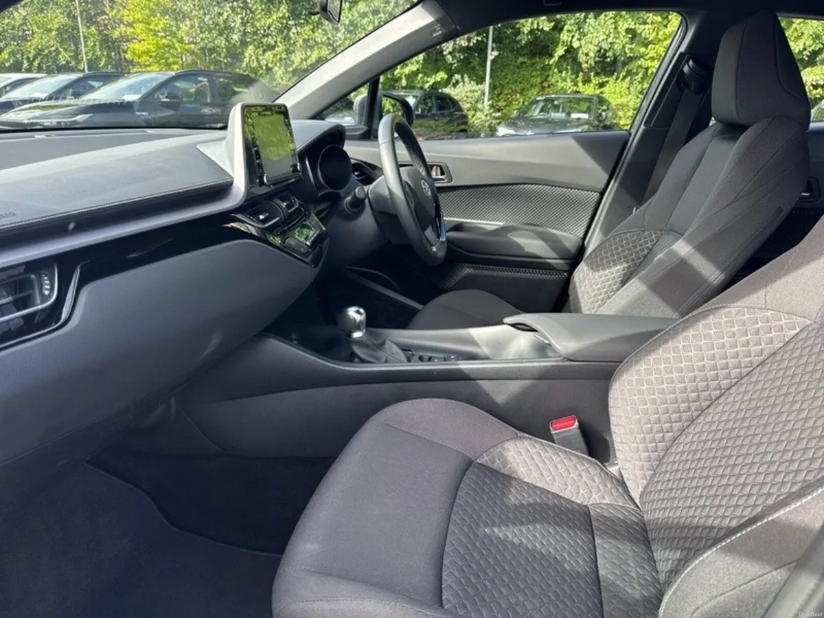 Toyota C-HR C-HR HYBRID LUNA - Image 6
