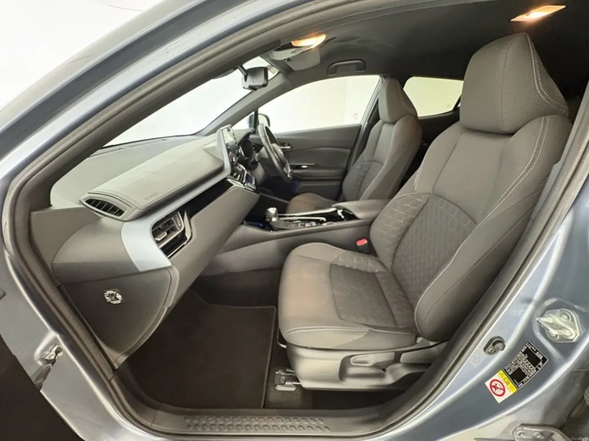 Toyota C-HR Sport Hybrid - Image 6