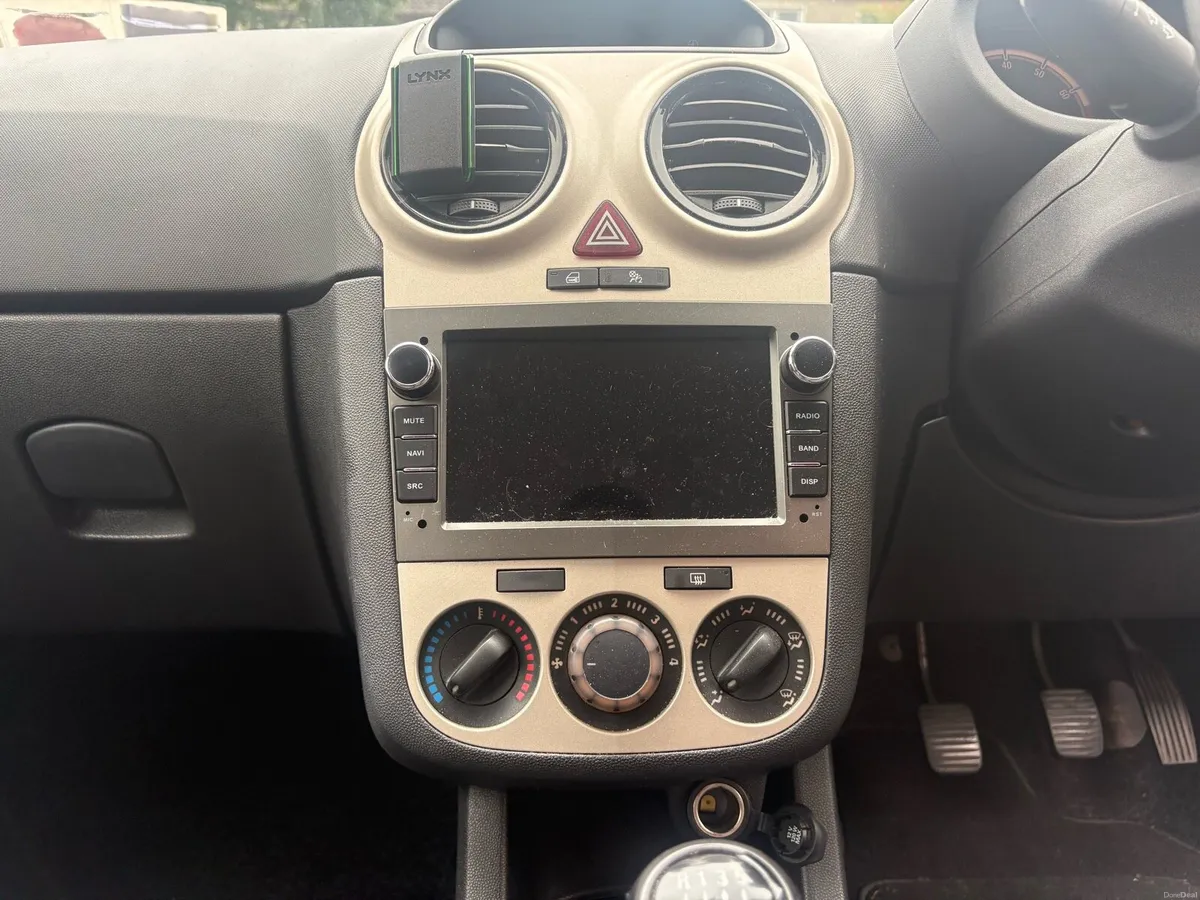 2010 Opel Corsa ** Low KMs ** - Image 6