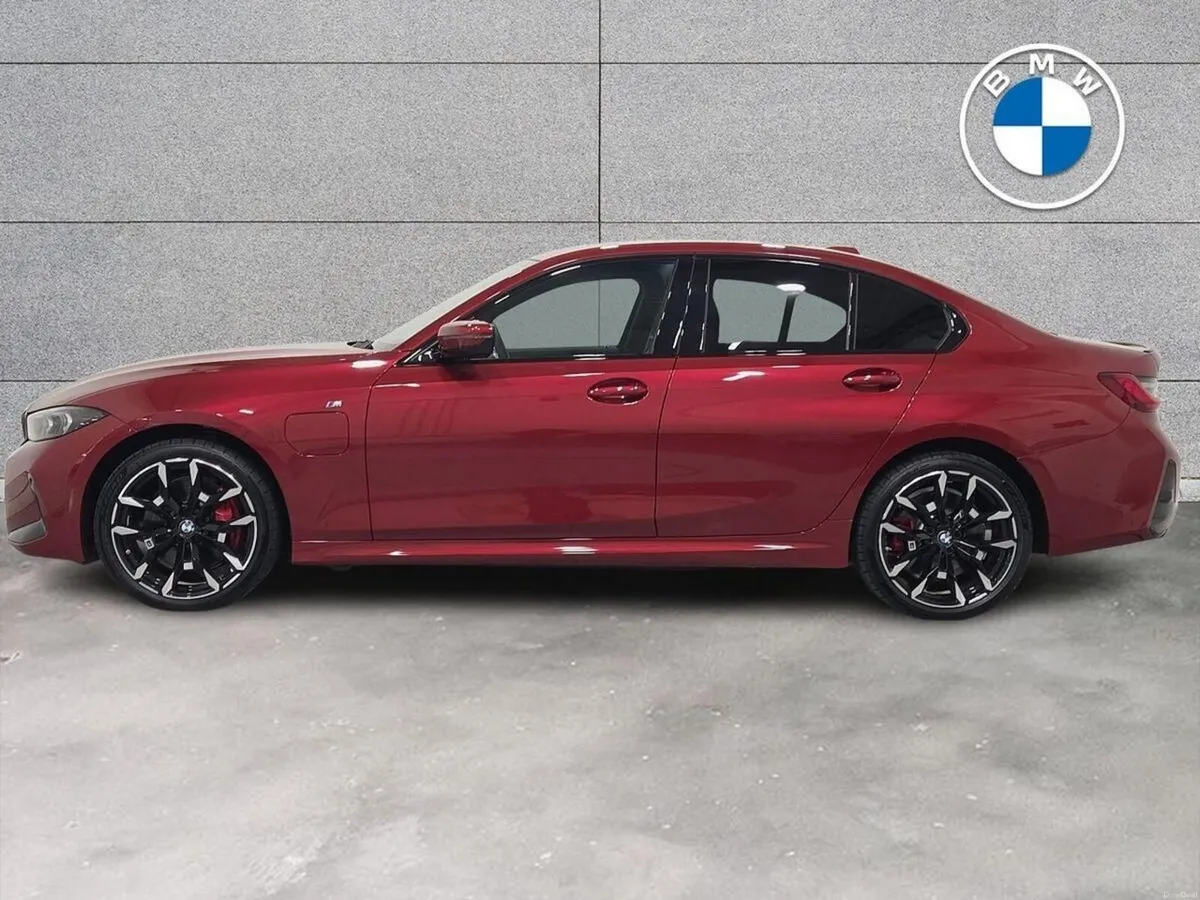 BMW 3-Series 330e M Sport Saloon - Image 3