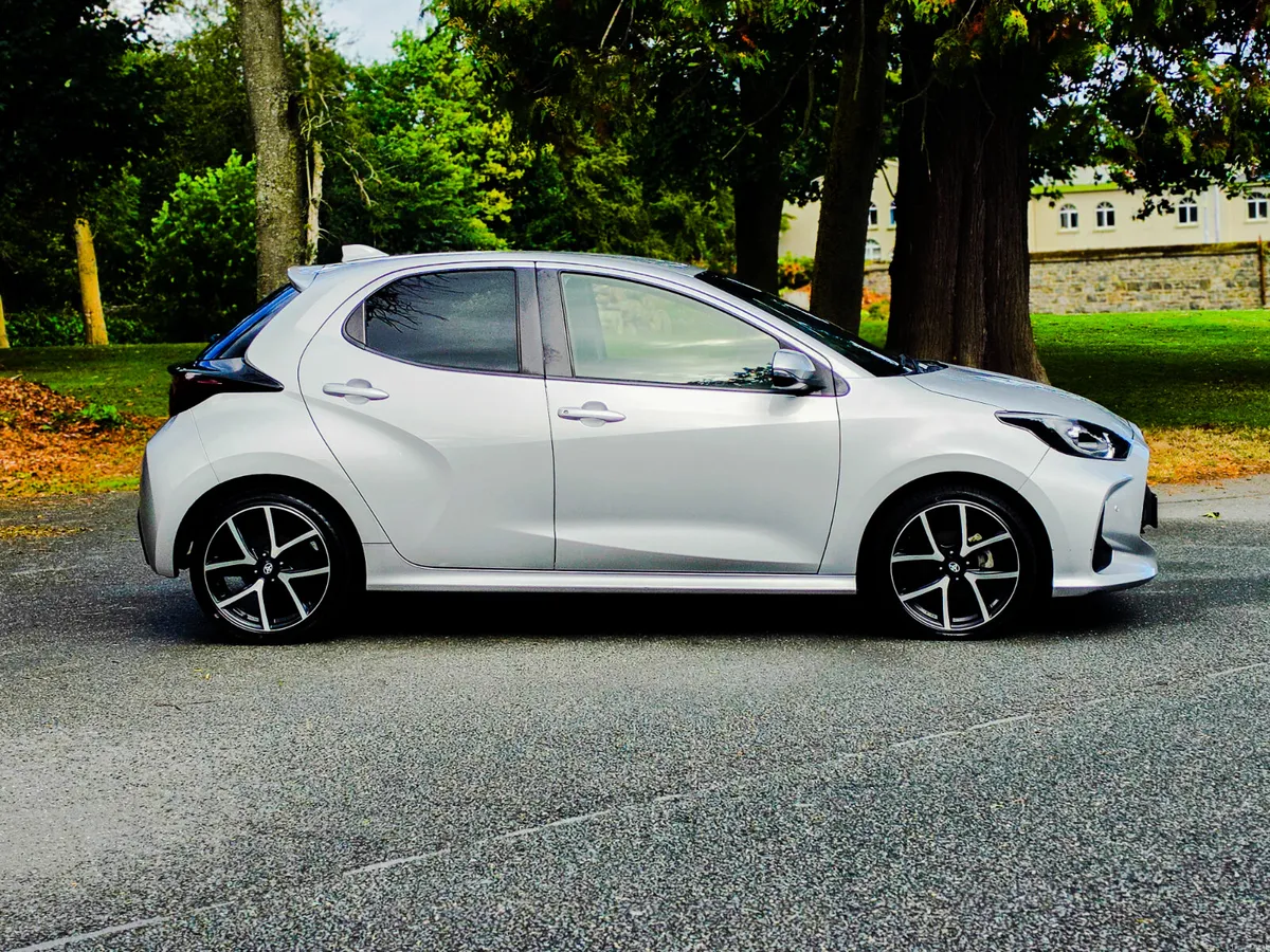 2021 Toyota Yaris 1.5 Petrol Hybrid Automatic - Image 6