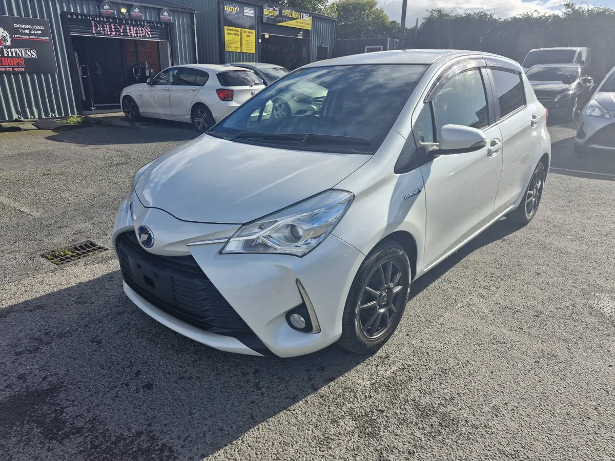 2022 Toyota Prius 1.5L Hybrid Low Miles Automatic - Image 2