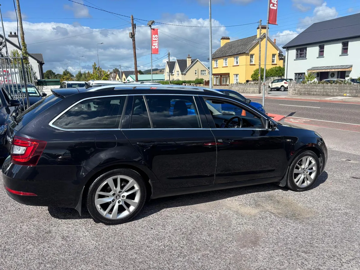 Skoda Octavia 2020  diesel  ESTATE  LOW  KMS - Image 5