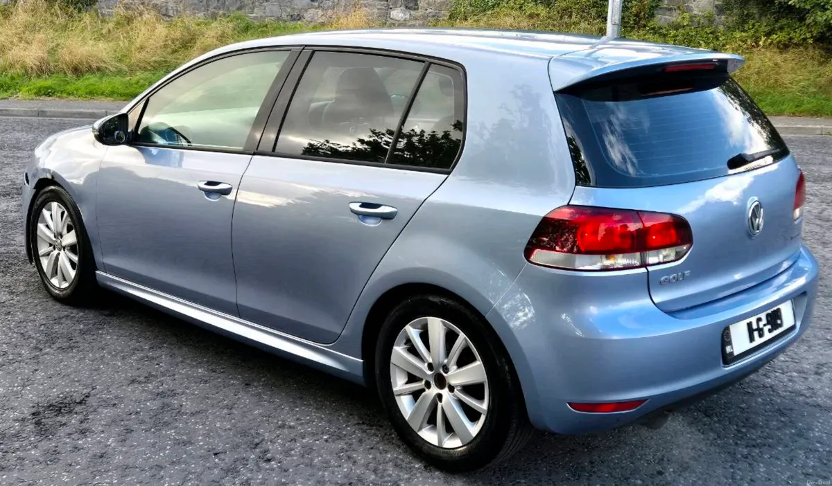 2011 Volkswagen Golf - Image 5
