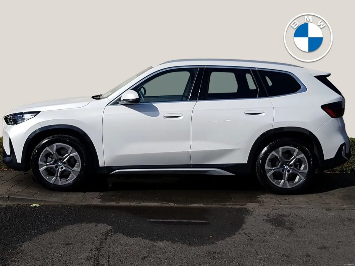 BMW iX1 eDrive20 xLine - Image 3