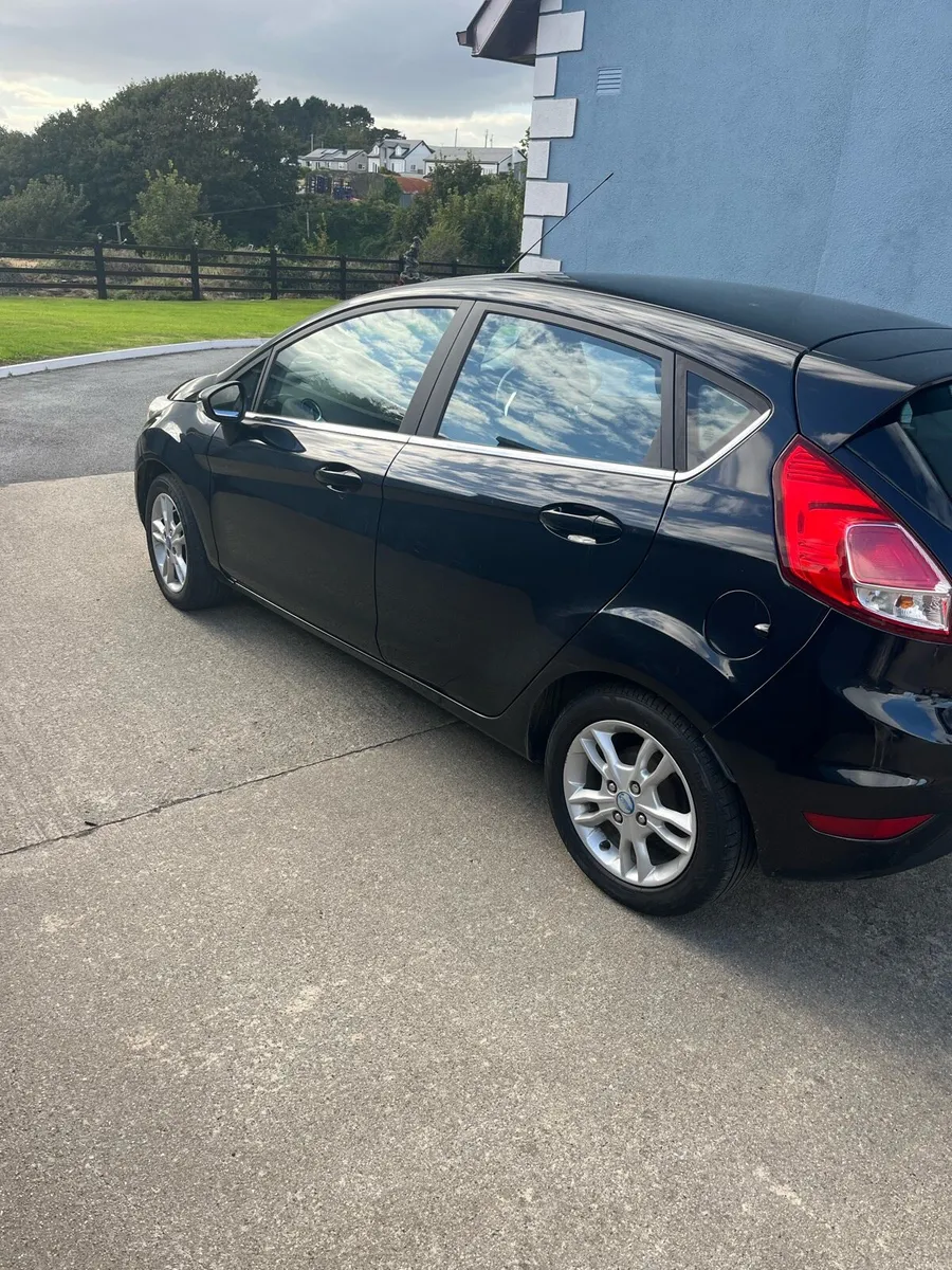 Car - Image 3