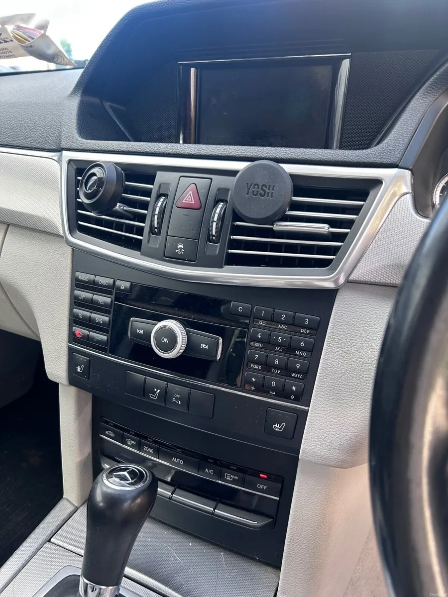Mercedes-Benz E-Class 2009 - Image 3