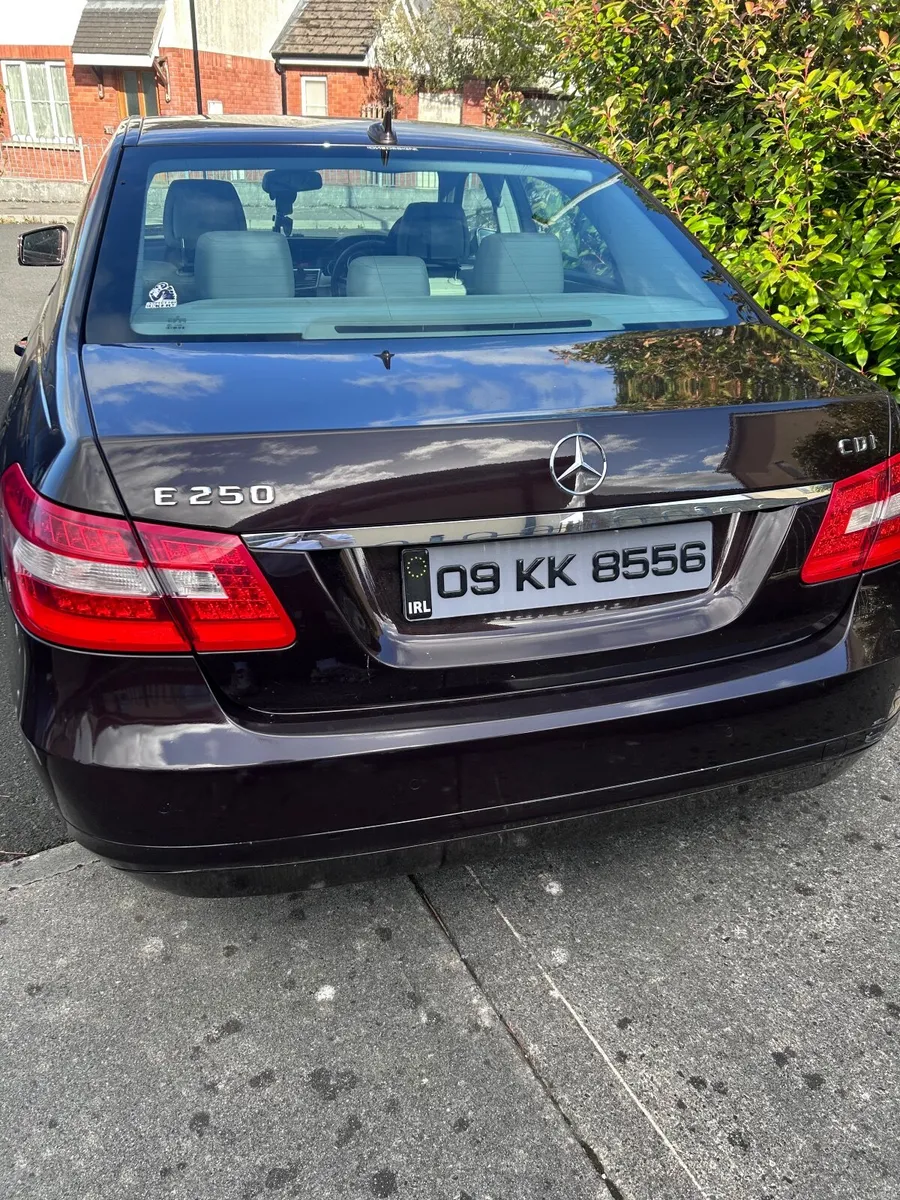 Mercedes-Benz E-Class 2009 - Image 6
