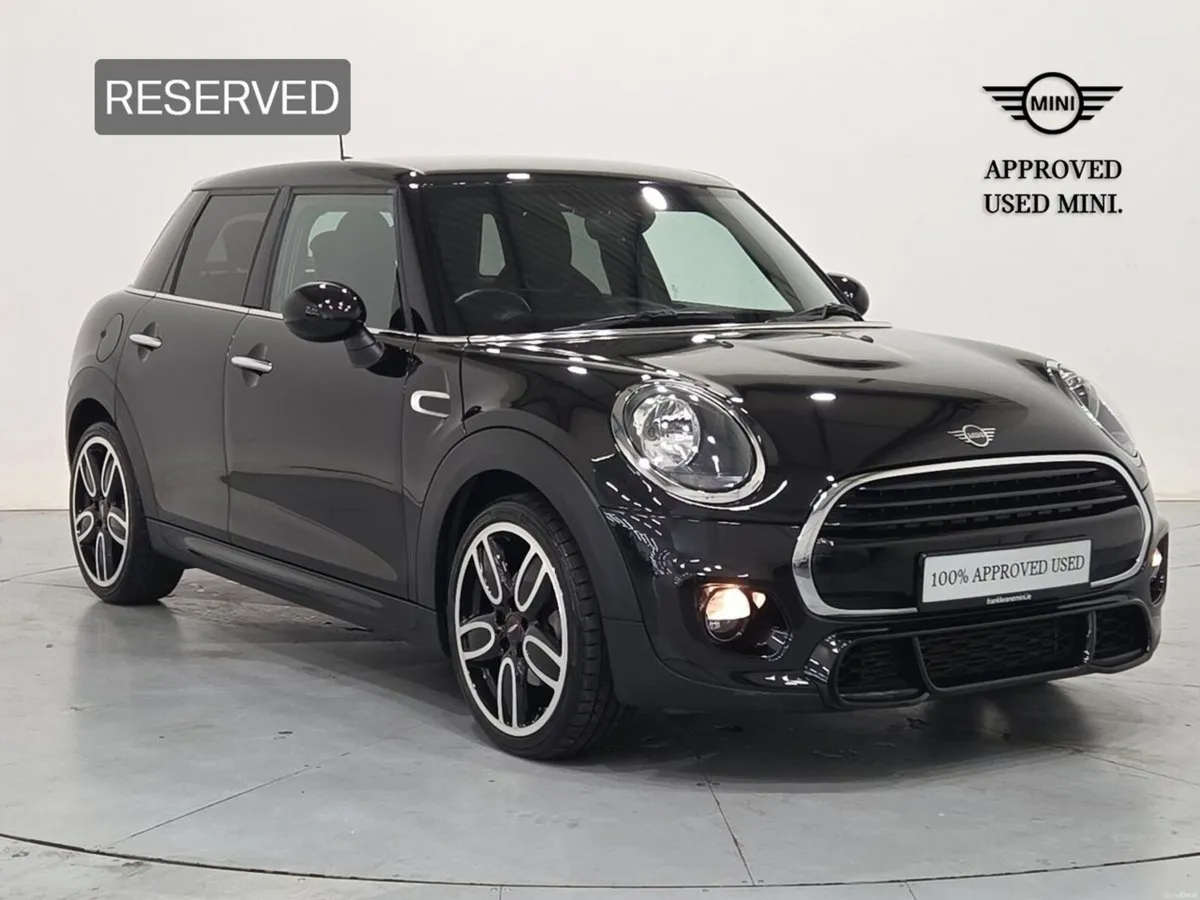 Mini Cooper 5-Door Cooper Sport - Image 1