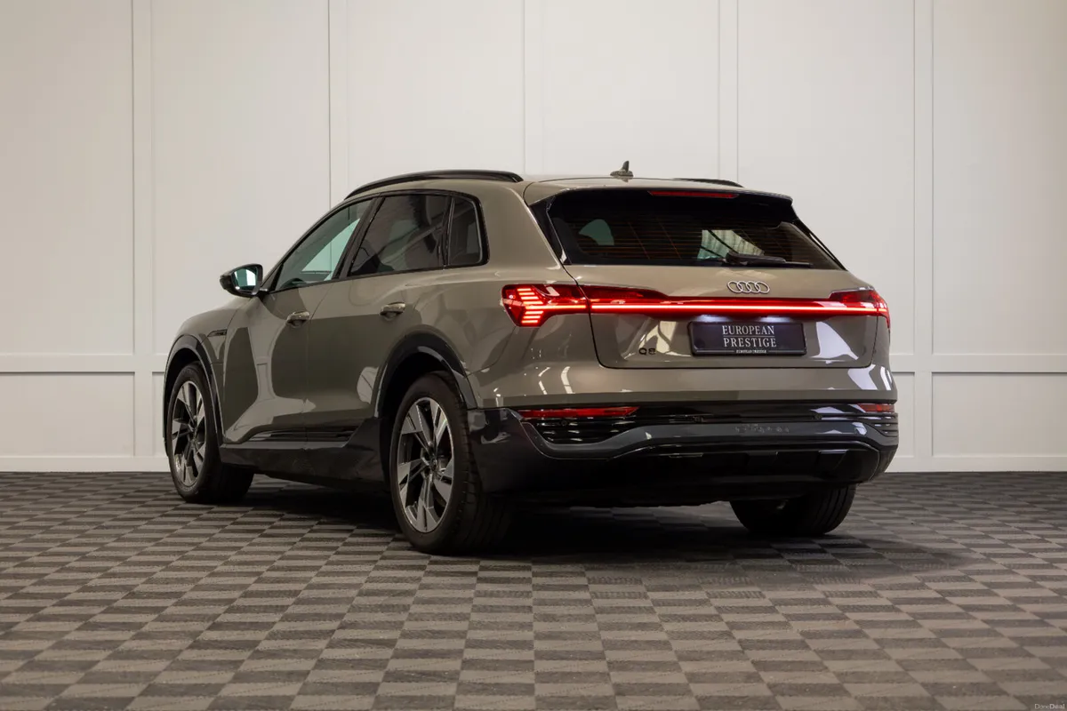 232 Audi Q8 e-tron Sport 50 Quattro - Image 4
