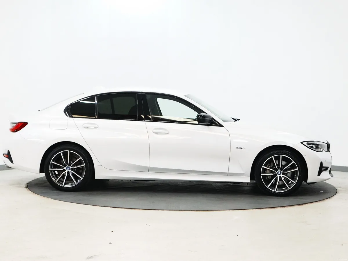 *69* 2022 BMW 3-Series 2.0 pro sport - Image 2