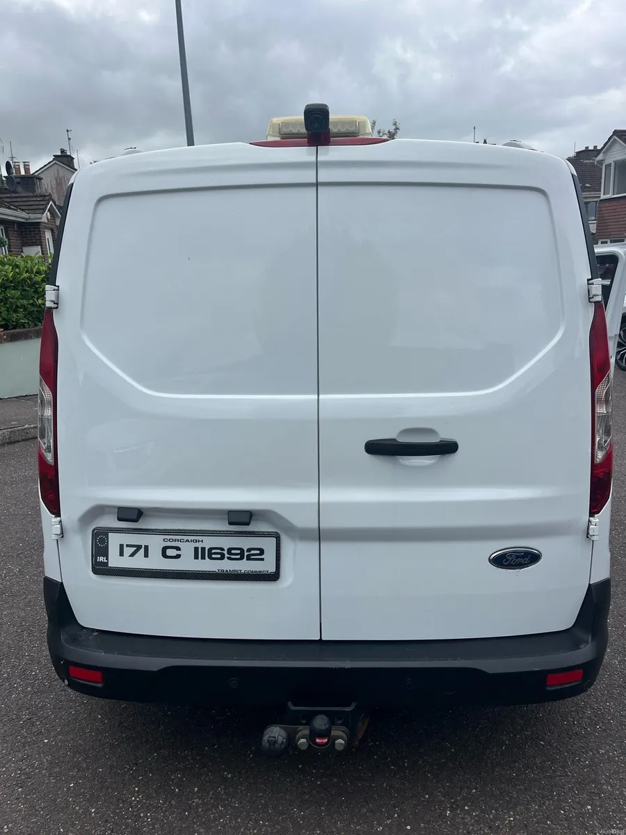 Van - Image 6
