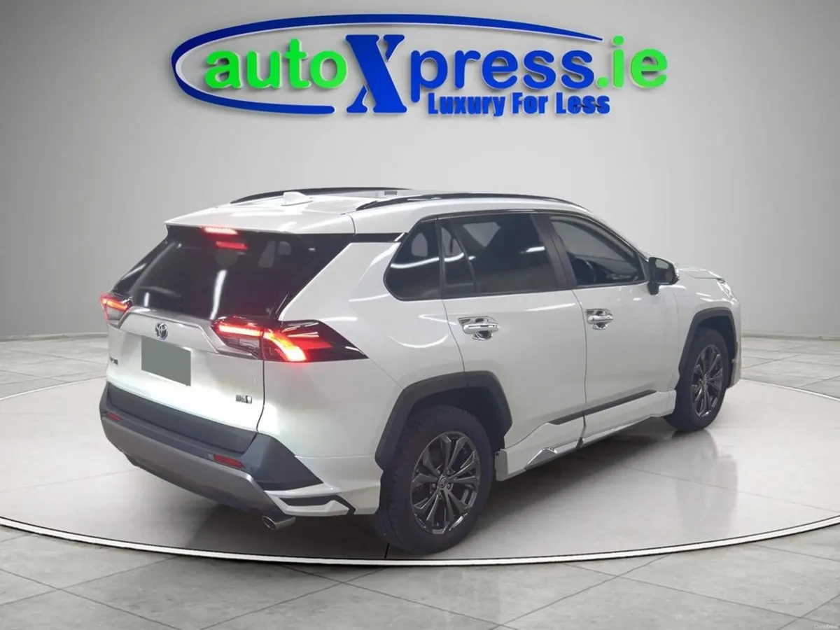 Toyota RAV4 4WD HYBRID G, Sunroof, Low mileage - Image 5