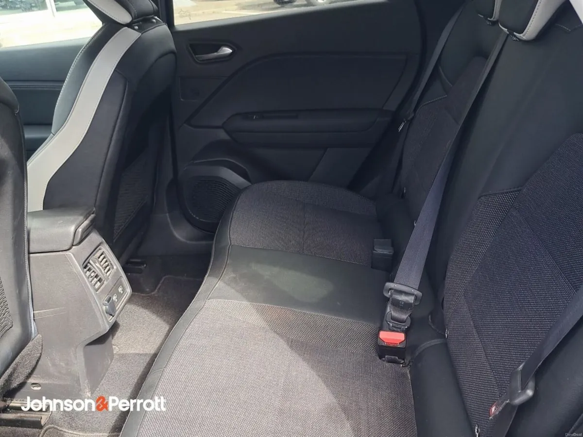 Renault Captur E-TECH Hybrid 145 Auto Techno - Image 5