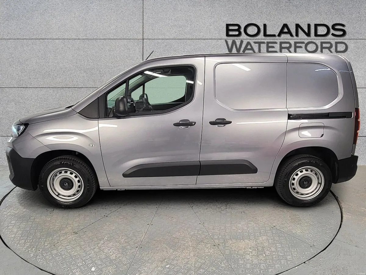 Citroen Berlingo BlueHDi 100 MWB 5 seats S&S Plus - Image 3