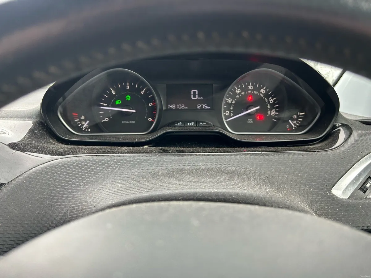 PEUGEOT 2008 1.6 Diesel - Image 4