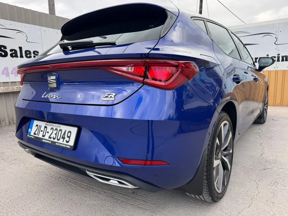 211 SEAT Leon 1.4 e-Hybrid 204hp DSG FR Pan Roof - Image 4