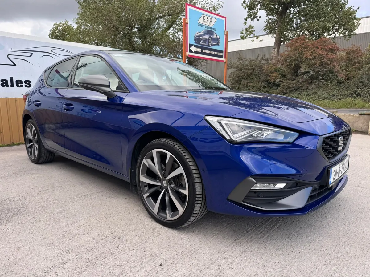 211 SEAT Leon 1.4 e-Hybrid 204hp DSG FR Pan Roof - Image 5
