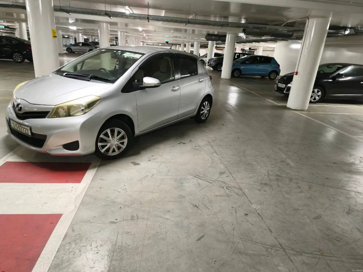 Toyota vitz low km - Image 3