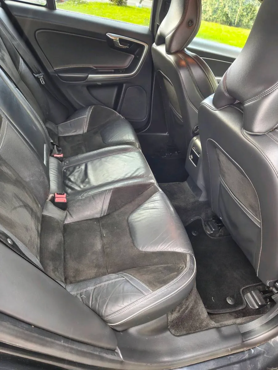132 Volvo 2.0 D3 R DESIGN  136BHV - Image 6