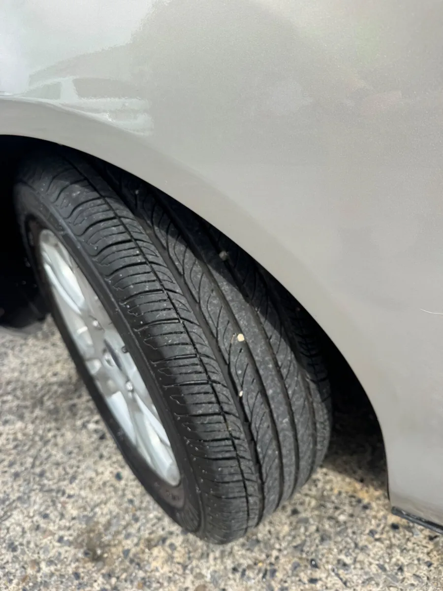 Ford B-Max 2013 extremely low mileage - Image 3
