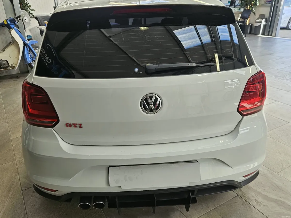 15 VOLKSWAGEN POLO GTI 200 BHP AUTO - Image 5