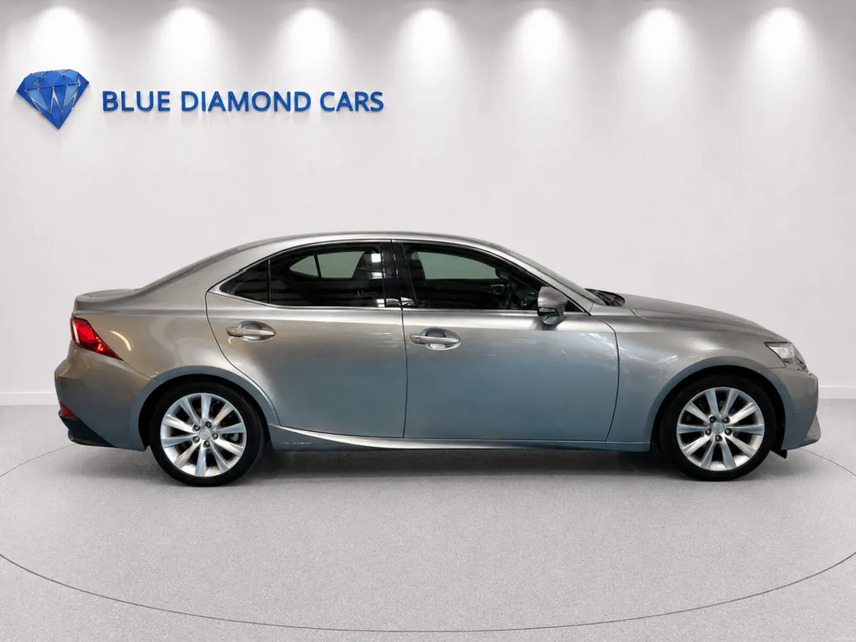 Lexus IS 2015 - Image 5