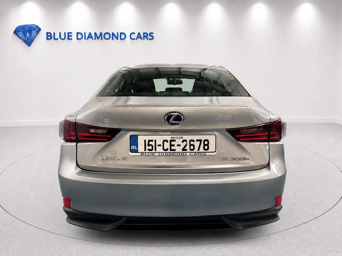 Lexus IS 2015 - Image 4