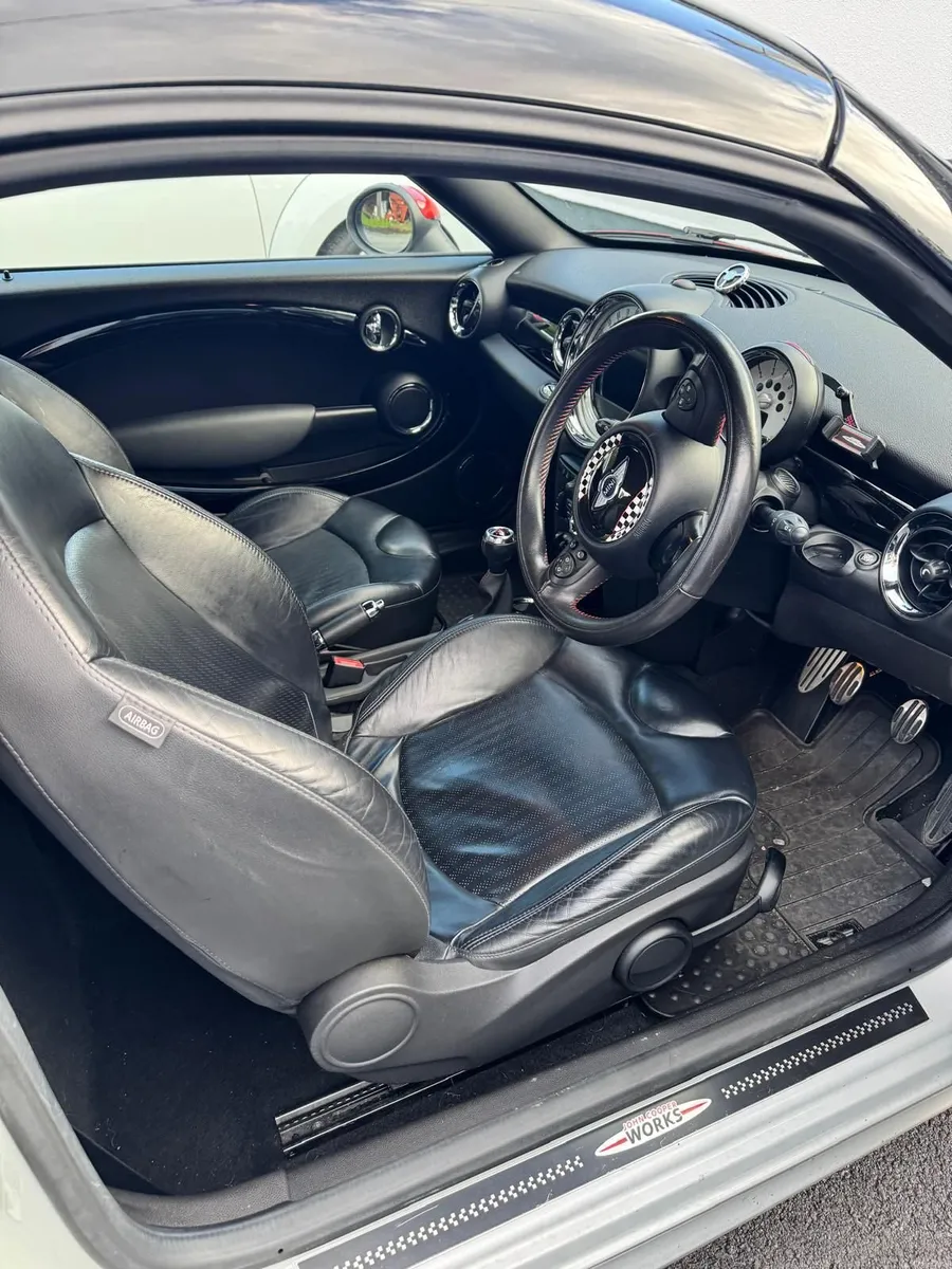 Mini Cooper Coupe 2011 - Image 4