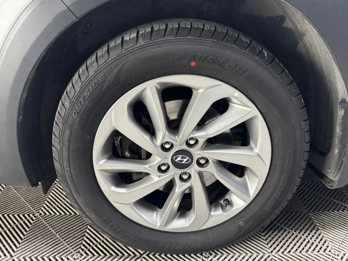 Hyundai Tucson PREMIUM 5DR - Image 6