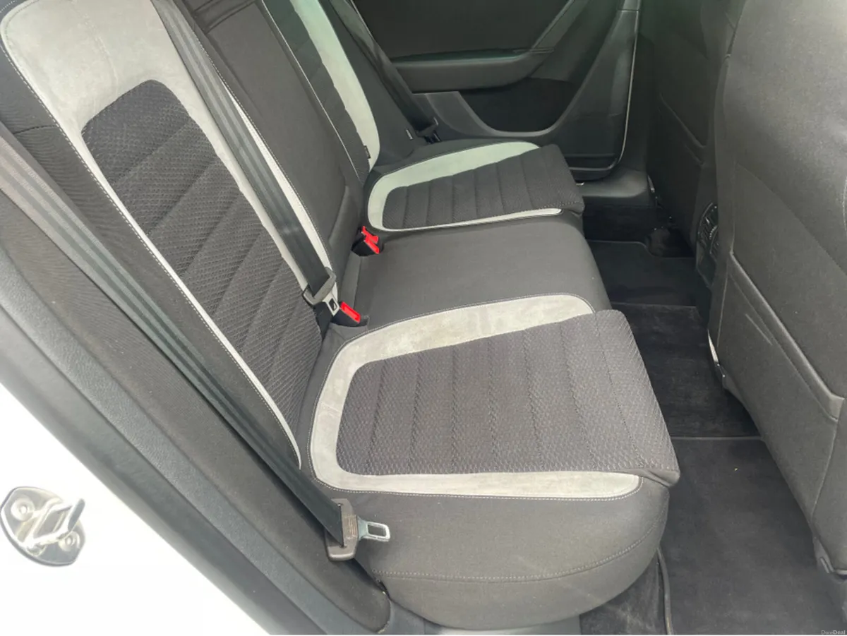 Volkswagen Passat R line estate - Image 3