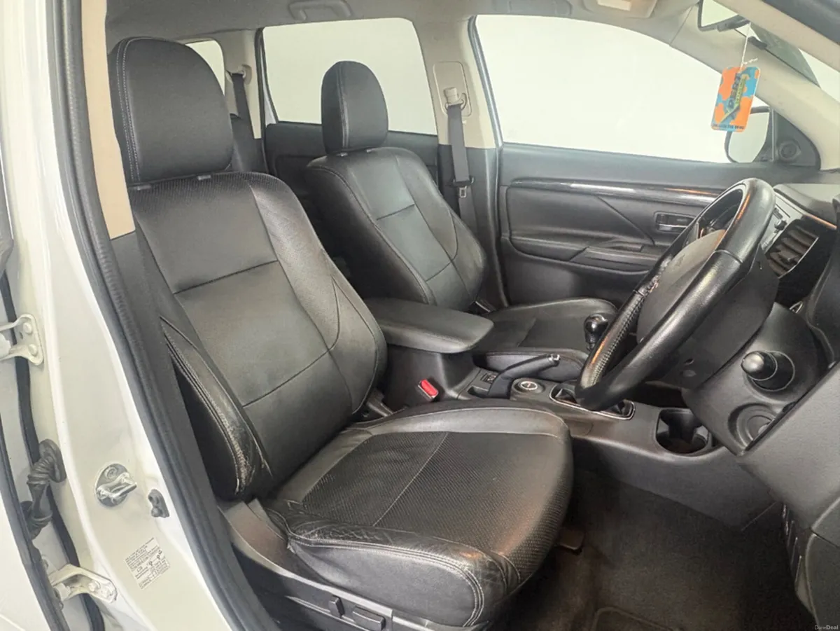 Mitsubishi Outlander OUTL 16MY 4WD 6 6MT 7S 4DR - Image 5