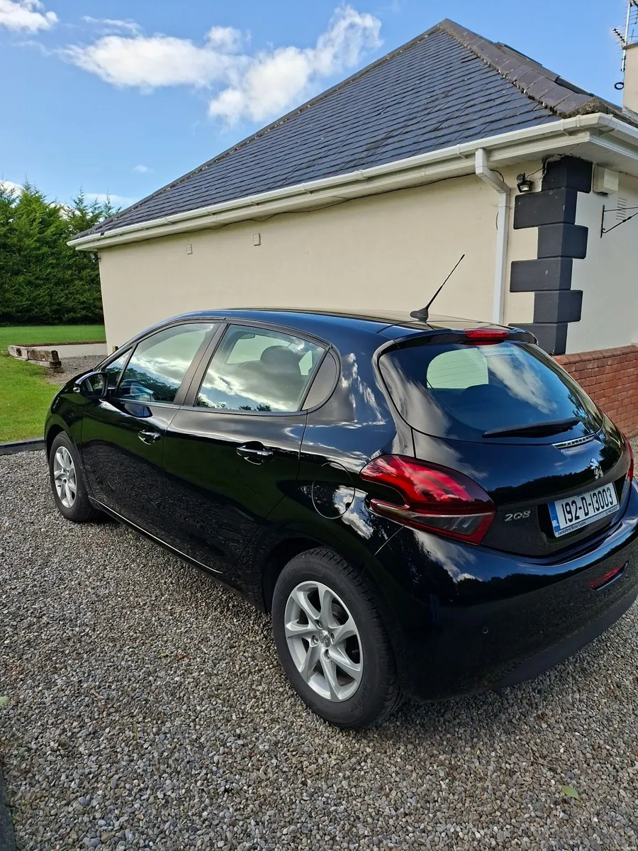 2019 Peugeot 208 1.2L - Image 2