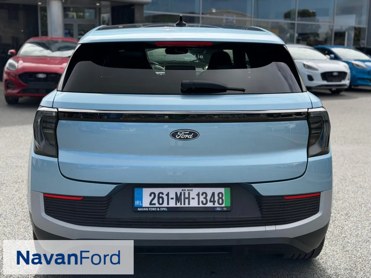 Ford Explorer Premium Extended Range 286PS - Image 3