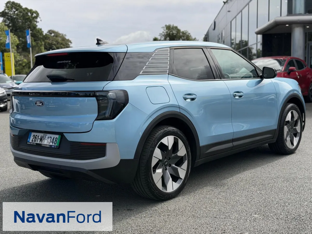 Ford Explorer Premium Extended Range 286PS - Image 6