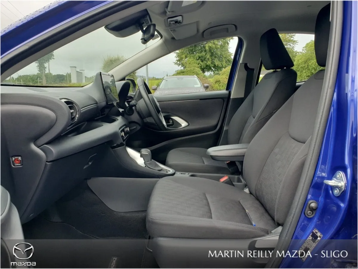 Toyota Yaris Mazda 2 1.5 Centre-Line Hybrid - Image 6
