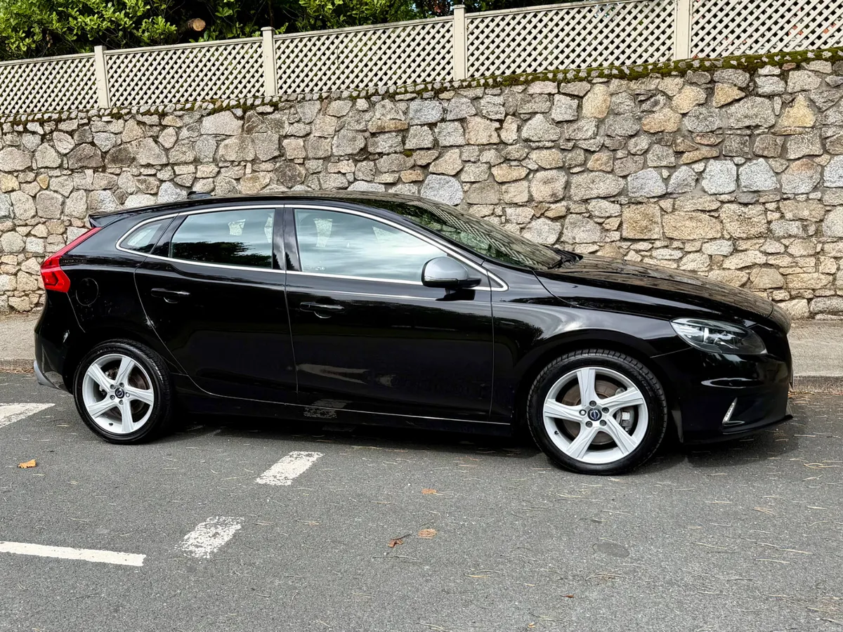 Volvo V40 2016!! R-LINE!! - Image 3