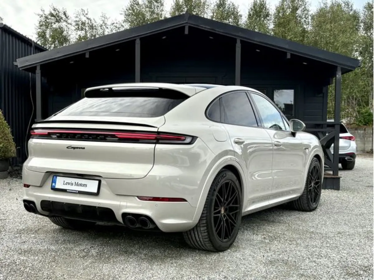 Porsche Cayenne COUPE E-HYBRID - Image 6