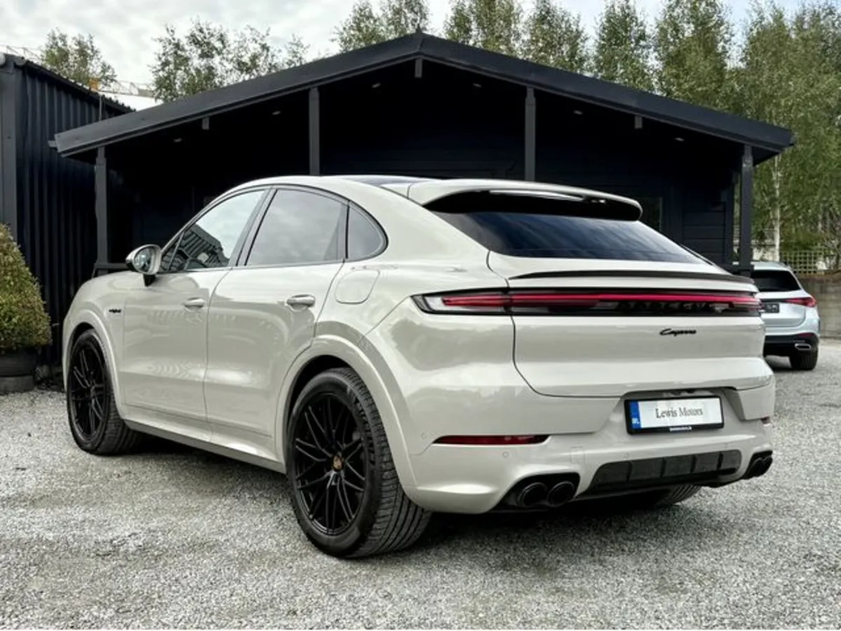 Porsche Cayenne COUPE E-HYBRID - Image 4