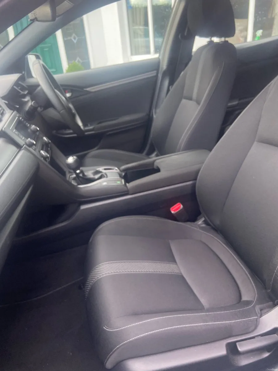 Honda Civic 1.0 VTEC Turbo - Image 5