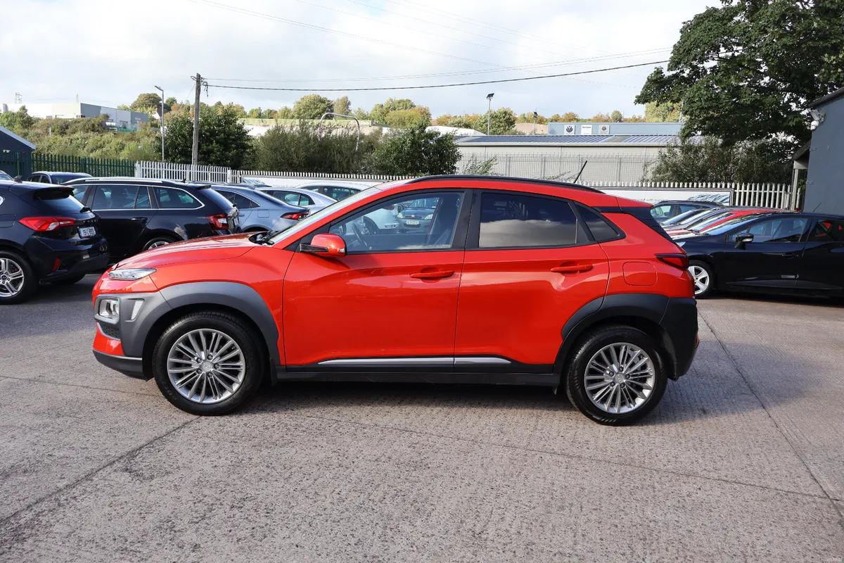 Hyundai KONA Executive 62,000Km Huge Spec - Image 6