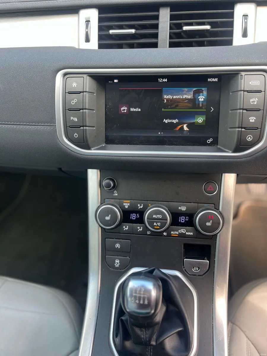 2018 Range Rover Evoque - Manual -Panormaic roof - Image 5