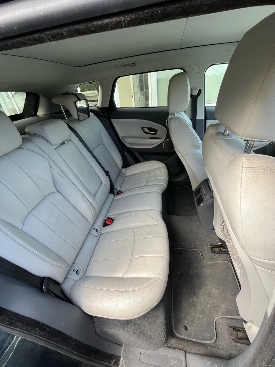 2018 Range Rover Evoque - Manual -Panormaic roof - Image 6