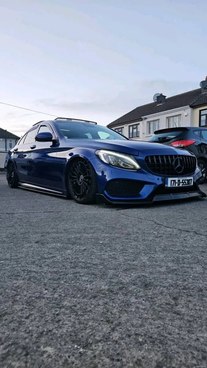 Mercedes Benz C Class C250 AMG line premium plus - Image 4